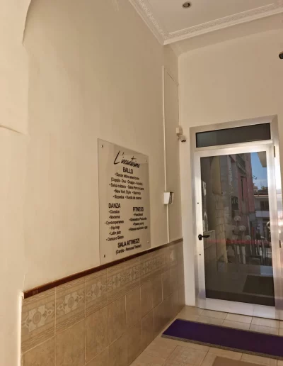 ingresso-centro-studi-danza-lincantesimo-santanastasia-napoli